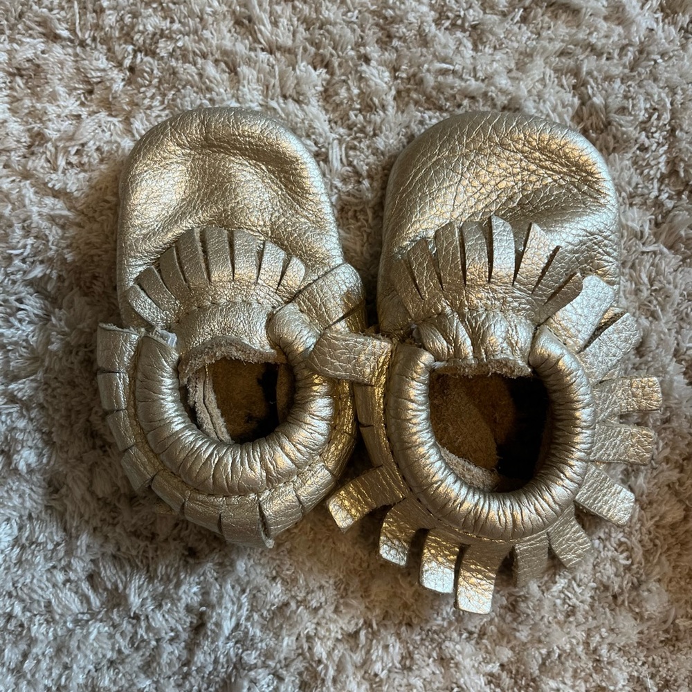 Freshly Picked Moccasins GOLD Sz 2 Like New!